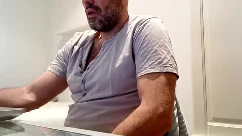Snapshot of honeydaddyforyou chatting on March 11, 6:53 am honeydaddyforyou online show from March 11, 6:53 am
