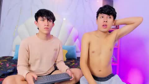 hoot_booys_ online show from April 21, 8:59 pm