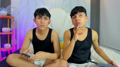 hoot_booys_ online show from March 11, 4:41 am