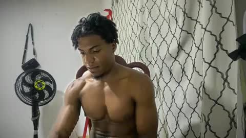Snapshot of horneyguy2399 chatting on September 17, 2:01 am sugarbaby online show from September 17, 2:01 am