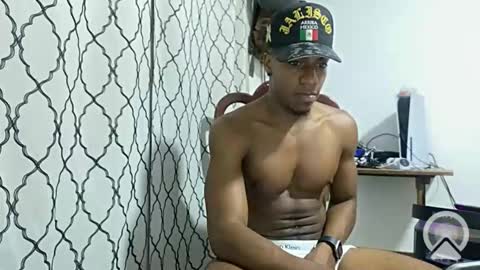 Snapshot of horneyguy2399 chatting on December 6, 6:26 am sugarbaby online show from December 6, 6:26 am