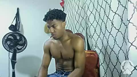 Snapshot of horneyguy2399 chatting on March 10, 12:40 am sugarbaby online show from March 10, 12:40 am