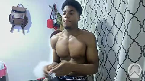 Snapshot of horneyguy2399 chatting on January 22, 2:48 am sugarbaby online show from January 22, 2:48 am