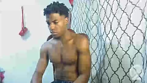 Snapshot of horneyguy2399 chatting on February 5, 1:37 am sugarbaby online show from February 5, 1:37 am