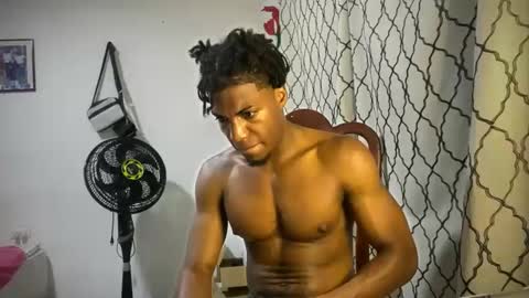Snapshot of horneyguy2399 chatting on September 23, 2:00 am sugarbaby online show from September 23, 2:00 am