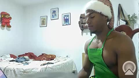 Snapshot of horneyguy2399 chatting on December 25, 11:42 pm sugarbaby online show from December 25, 11:42 pm