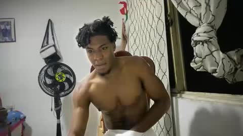 Snapshot of horneyguy2399 chatting on September 22, 2:00 am sugarbaby online show from September 22, 2:00 am