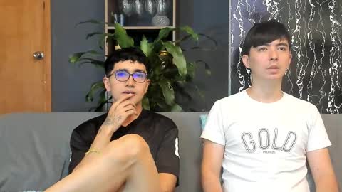 Alex and Camilo online show from September 11, 8:41 pm