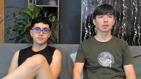 Alex and Camilo online show from September 22, 8:41 pm