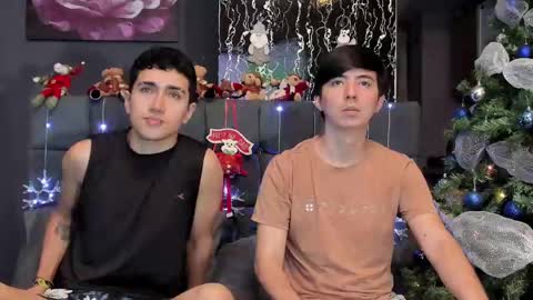Alex and Camilo online show from December 15, 9:53 pm