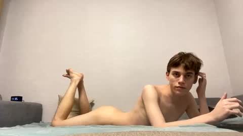 Snapshot of hornybadbunny chatting on January 16, 6:35 am Tony online show from January 16, 6:35 am