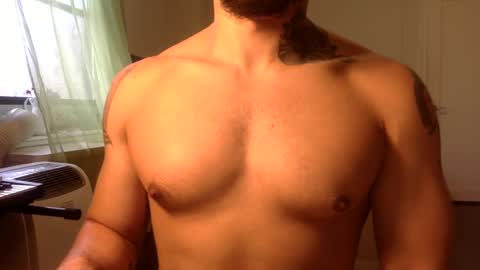 Snapshot of hornybbcxx chatting on December 16, 7:43 pm hornybbcxx online show from December 16, 7:43 pm