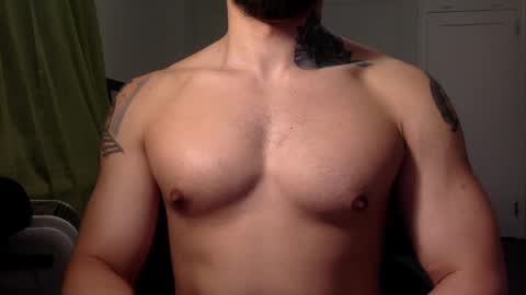 Snapshot of hornybbcxx chatting on March 5, 11:38 pm hornybbcxx online show from March 5, 11:38 pm