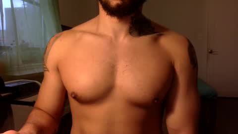 Snapshot of hornybbcxx chatting on December 11, 8:05 pm hornybbcxx online show from December 11, 8:05 pm