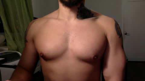 Snapshot of hornybbcxx chatting on December 22, 1:01 am hornybbcxx online show from December 22, 1:01 am