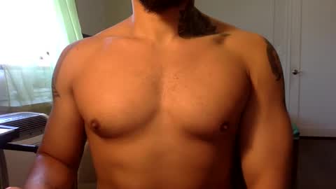 Snapshot of hornybbcxx chatting on December 22, 7:10 pm hornybbcxx online show from December 22, 7:10 pm