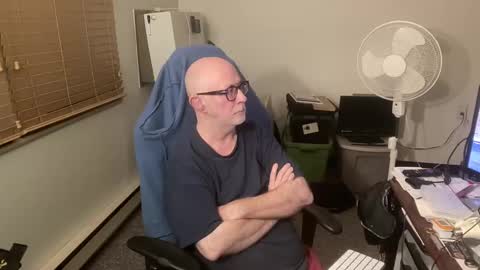 Brett online show from February 10, 2:41 am