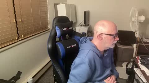 Brett online show from December 16, 2:47 am