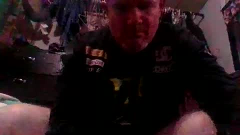 hornyhungwhiteboy4u269 online show from December 3, 11:44 pm