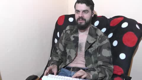 Snapshot of hornymaster93 chatting on February 10, 2:52 am hornymaster online show from February 10, 2:52 am
