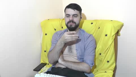 Snapshot of hornymaster93 chatting on January 18, 11:32 am hornymaster online show from January 18, 11:32 am