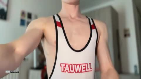 Travis online show from April 27, 4:47 pm