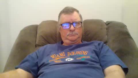 Snapshot of hot4tightholes chatting on December 16, 3:11 pm hot4tightholes online show from December 16, 3:11 pm