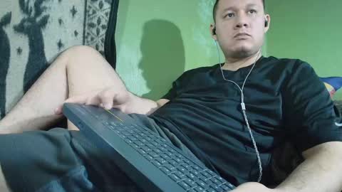 hot_guy36 online show from April 14, 6:07 pm