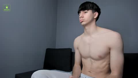 QUENTIN online show from April 2, 5:27 am