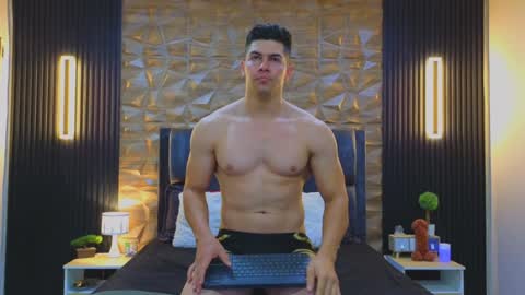 Snapshot of hotfuckers4uu chatting on January 29, 10:01 pm felipe marcello online show from January 29, 10:01 pm