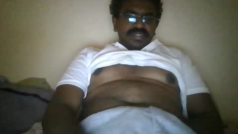 hotgluteus4321 online show from November 28, 12:40 pm