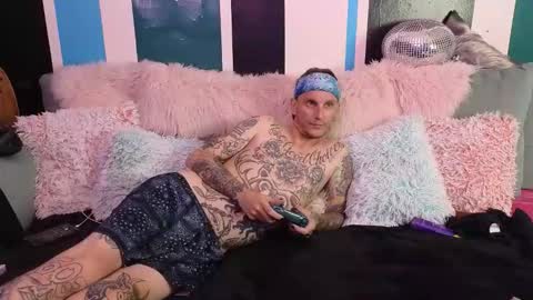 HAPPY V-DAY LOVERS PVT OPEN online show from March 28, 7:52 am