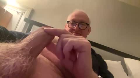 Snapshot of hotmuff99 chatting on January 1, 9:52 pm hotmuff99 online show from January 1, 9:52 pm