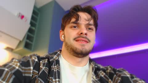 Snapshot of hotpolishsausage chatting on December 12, 2:26 am Jason online show from December 12, 2:26 am