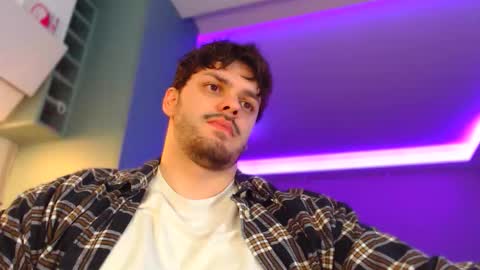 Snapshot of hotpolishsausage chatting on October 31, 12:01 am Jason online show from October 31, 12:01 am