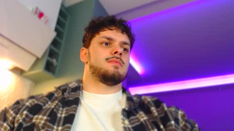 Snapshot of hotpolishsausage chatting on September 25, 12:20 am Jason online show from September 25, 12:20 am