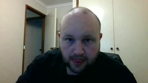 Snapshot of hotrodder323 chatting on December 10, 7:58 am hotrodder323 online show from December 10, 7:58 am