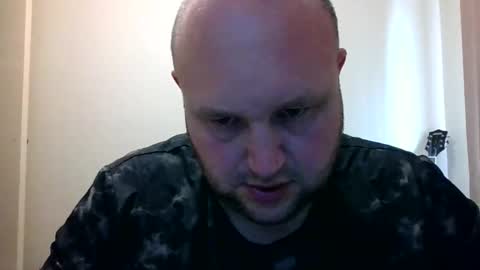 Snapshot of hotrodder323 chatting on January 27, 12:22 am hotrodder323 online show from January 27, 12:22 am