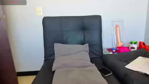 Snapshot of hotstud_999 chatting on September 9, 1:43 pm Andres online show from September 9, 1:43 pm