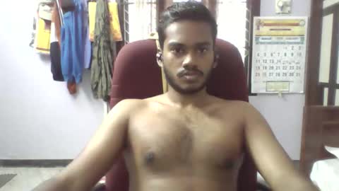 hottamilguy01 online show from January 12, 5:33 am