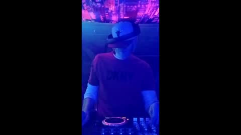 SeanPatrick online show from March 27, 11:00 am