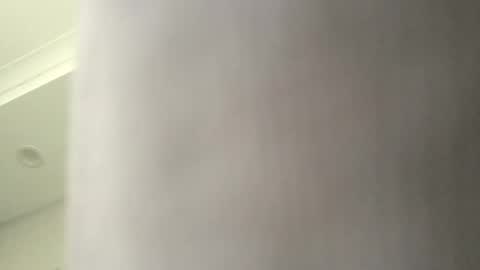 Snapshot of hugeaussiedong84 chatting on October 25, 6:37 am hugeaussiedong84 online show from October 25, 6:37 am