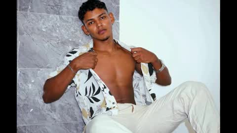 Snapshot of hugo_cano chatting on October 1, 8:35 pm Hugo Cano online show from October 1, 8:35 pm