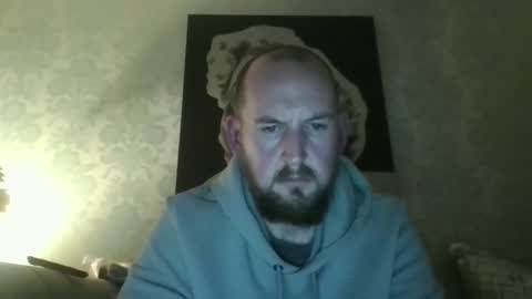 Hunghorny2630 online show from October 25, 8:32 pm