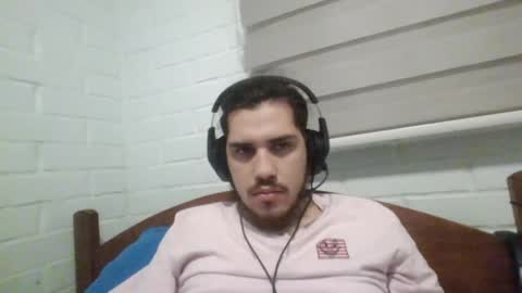 Snapshot of hungweeb chatting on December 6, 2:57 am Rod online show from December 6, 2:57 am