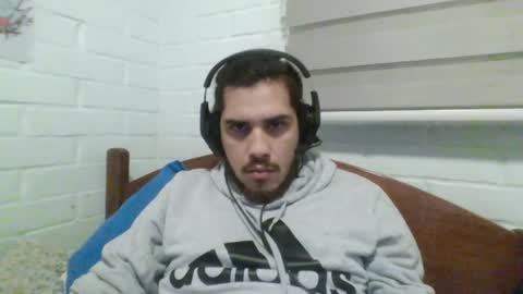 Snapshot of hungweeb chatting on December 7, 2:31 am Rod online show from December 7, 2:31 am