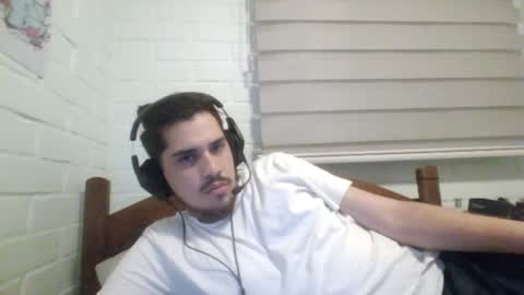Snapshot of hungweeb chatting on December 9, 1:18 am Rod online show from December 9, 1:18 am