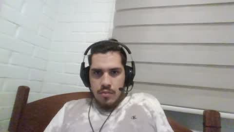 Snapshot of hungweeb chatting on December 4, 1:14 am Rod online show from December 4, 1:14 am