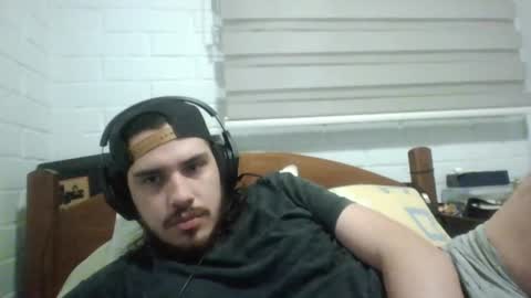 Snapshot of hungweeb chatting on February 2, 3:32 am Rod online show from February 2, 3:32 am