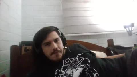 Snapshot of hungweeb chatting on March 5, 3:52 am Rod online show from March 5, 3:52 am